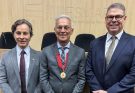 Prefeito Paulo Roberto recebe maior honraria do TRE-PE