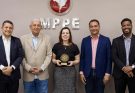 Prefeitura do Paulista entrega Comenda Padre João Ribeiro à promotora Aline Daniela Florêncio Laranjeira